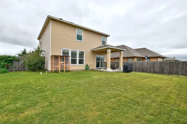 $2,100 | 9017 Norwich Castle, Austin, TX 78747