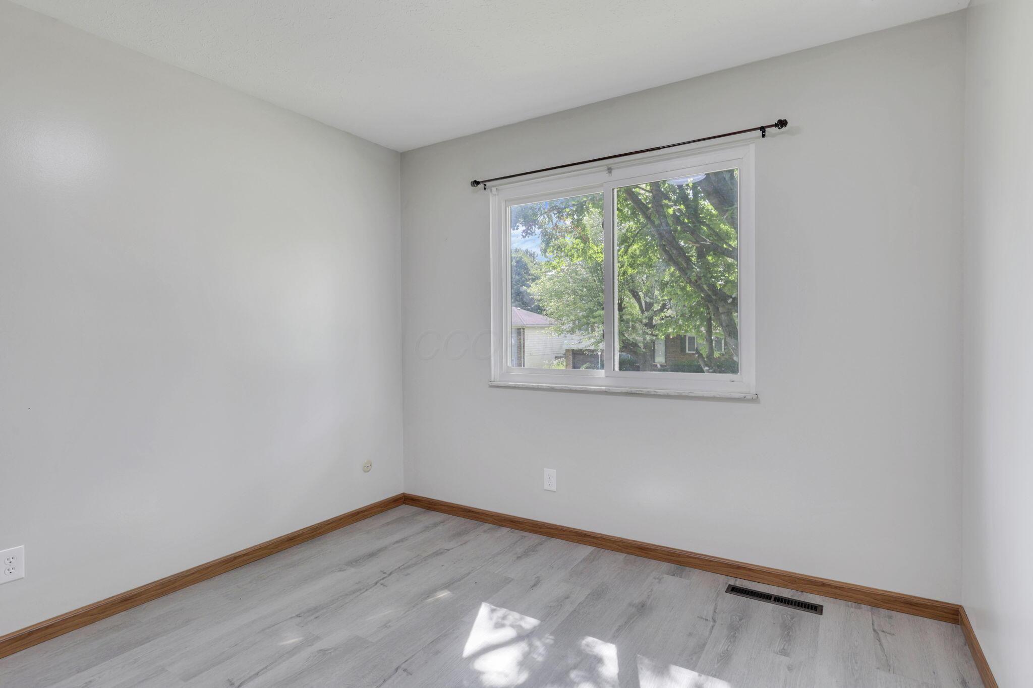 1588 Fall Brook Road Columbus, OH 43223 - Photo 20 of 54