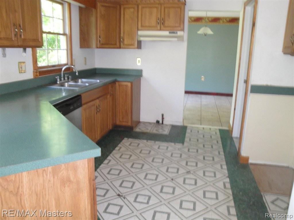 2475 North Raisinville Road Monroe, MI 48162 - Photo 4 of 11 53013mm 014.JPG