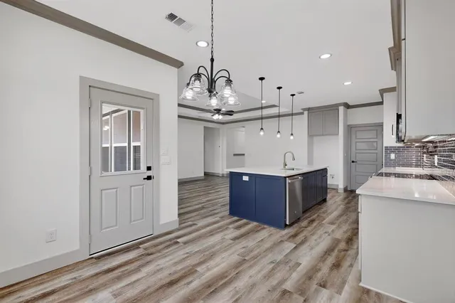 $308,000 | 806 South Sherman Street, Ennis, TX 75119