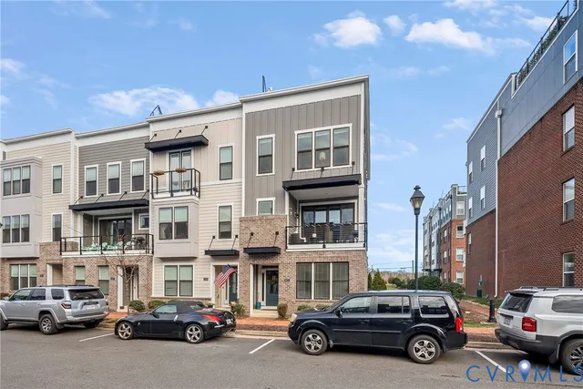 a car parked in front of a building