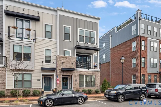 a car parked in front of a building