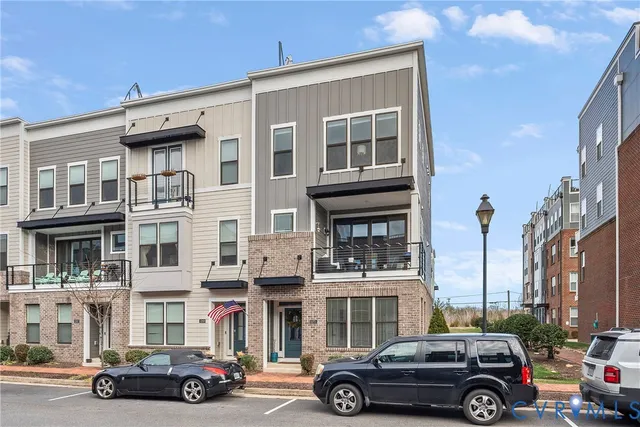 a car parked in front of a building