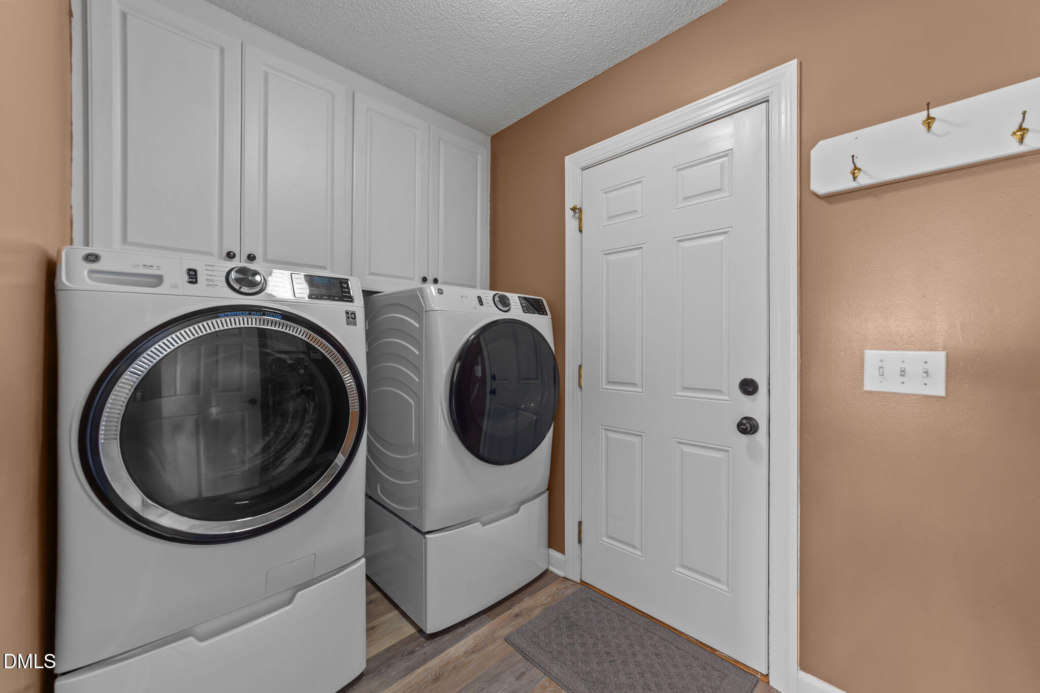 850 Pleasant Hill Church Road Benson, NC 27504 - Photo 29 of 39 Laundry / Mud Room