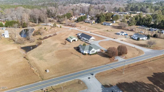 a view of the terrace of a house