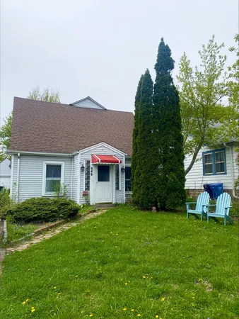 $475,000 | 946 Burton Avenue, Highland Park, IL 60035