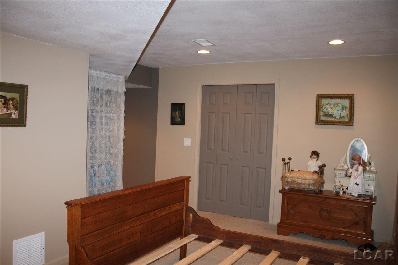 617 Ridge Lane Tecumseh, MI 49286 - Photo 33 of 34 31323544-32.JPG