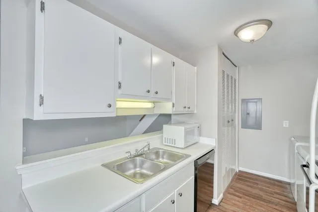 $169,900 | 26 Arrowhead Way South, Perinton, NY 14450