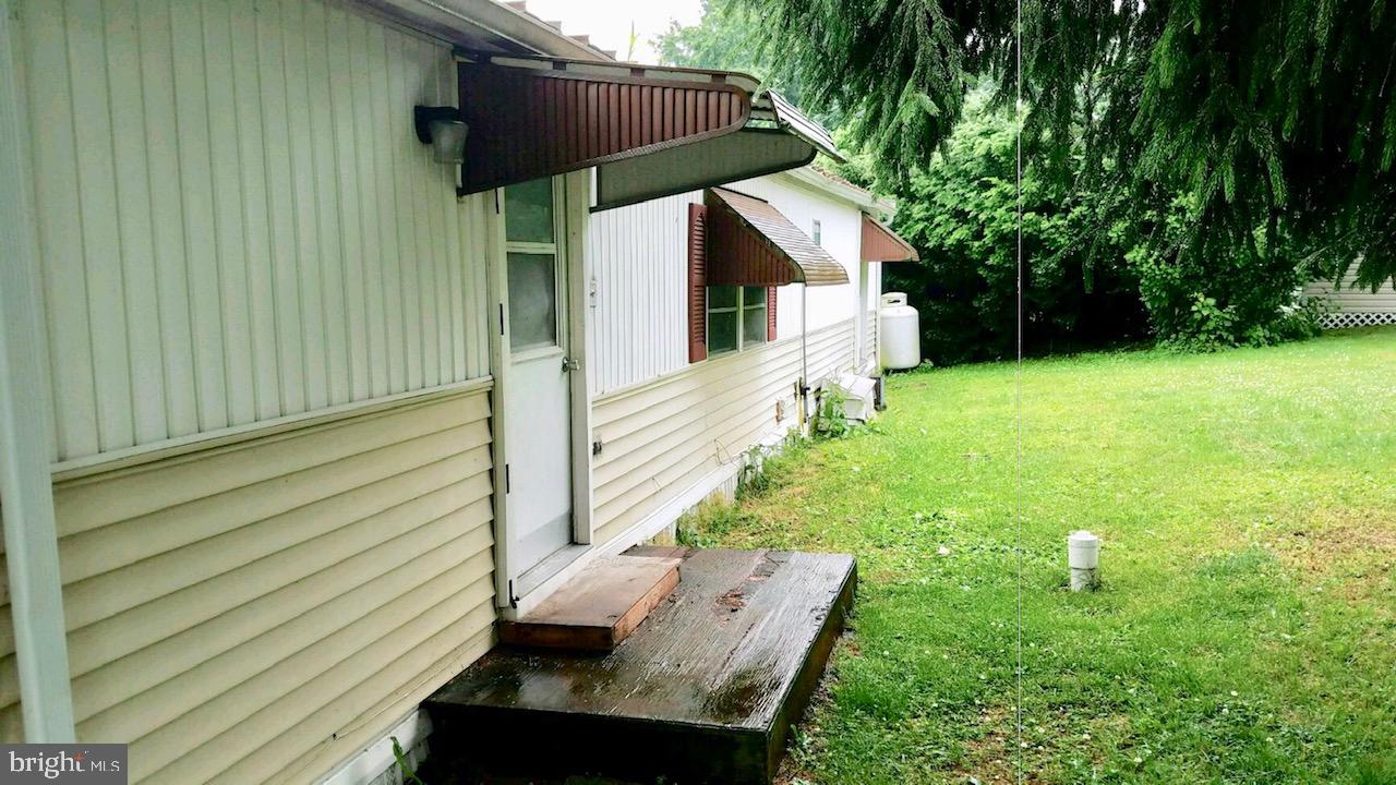 20 Earl Lane Lititz, PA 17543 - Photo 3 of 33