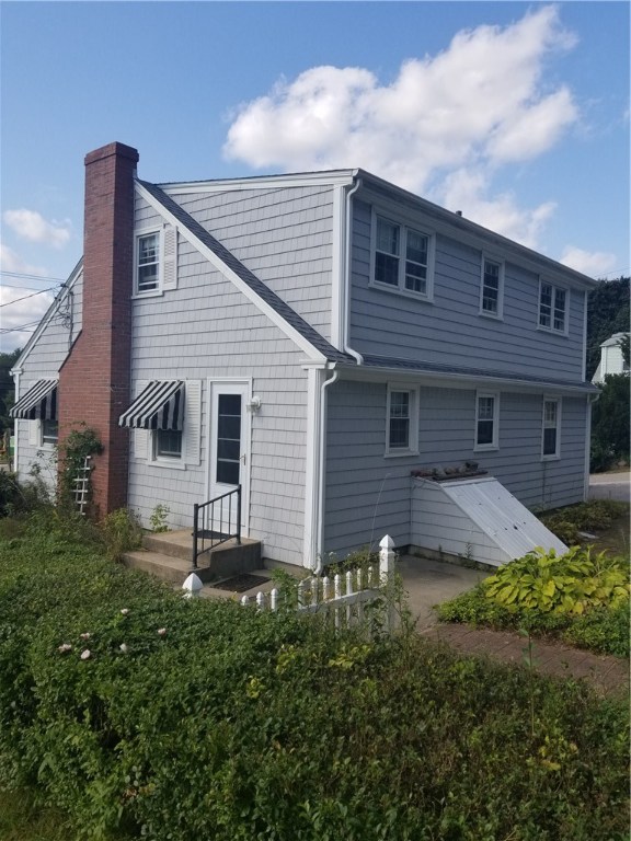 271 High Street Westerly, RI 02891 - Photo 3 of 19 Gallery Image 3