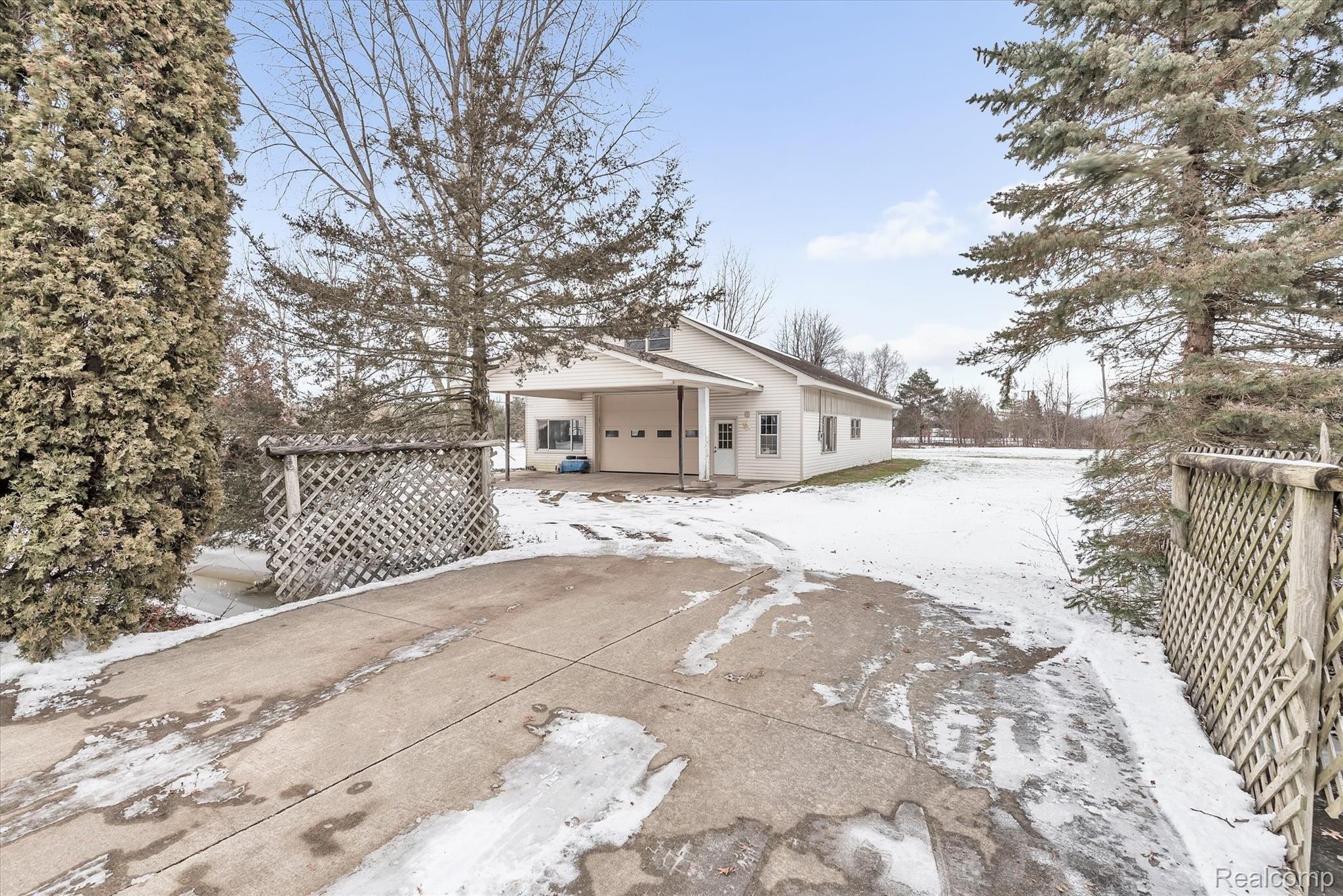 5332 Ohara Road Carleton, MI 48117 - Photo 37 of 52 38-5332-Ohara-Rd-WindowStill-Real-Estate-Photography-38.jpg