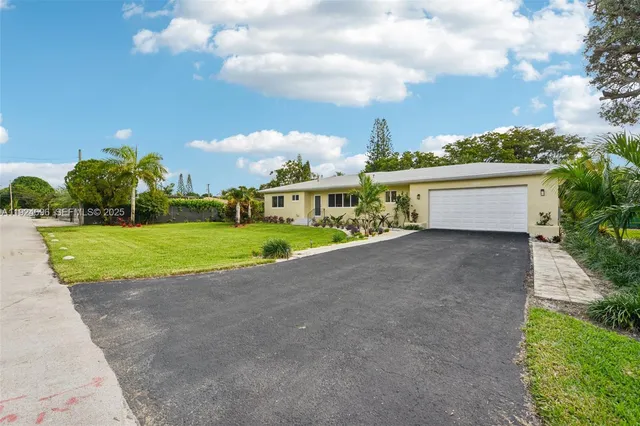 a view of outdoor space yard and entertaining space