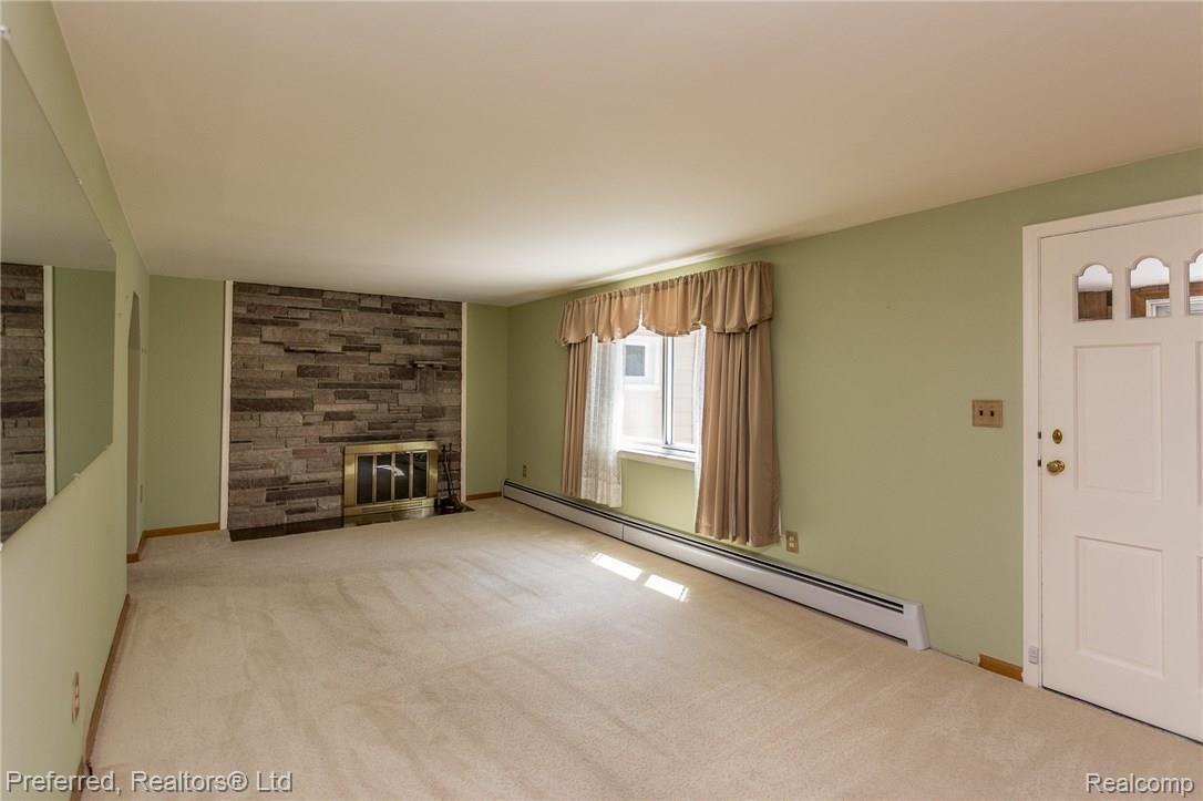 2740 Ridge Road White Lake, MI 48383 - Photo 11 of 35 DSC_7257.jpg