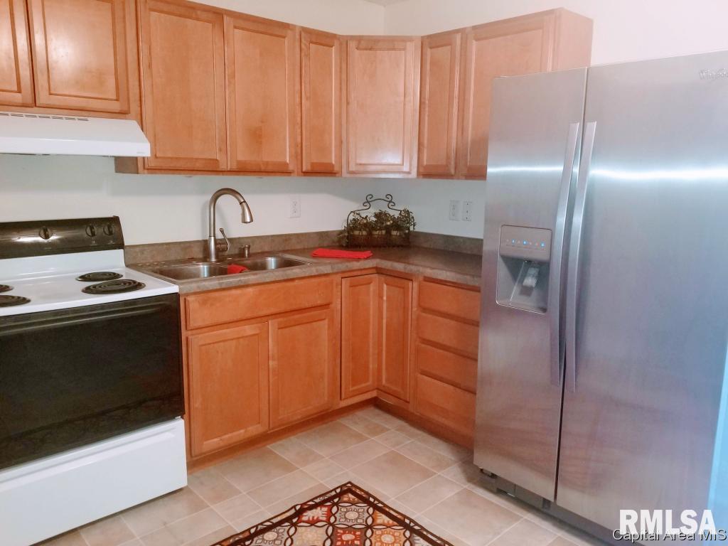 2073 Hastings Road Springfield, IL 62702 - Photo 5 of 22