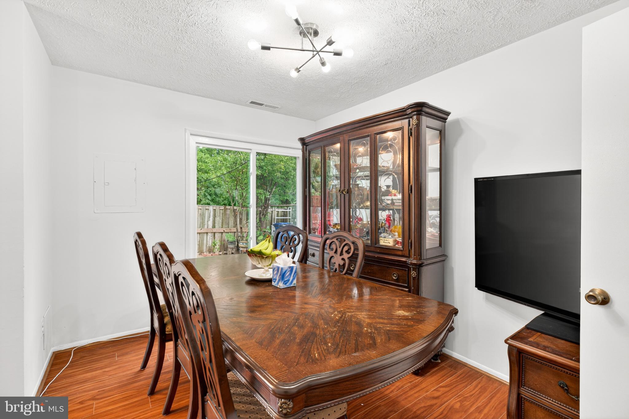 301 Reneau Way Herndon, VA 20170 - Photo 15 of 39