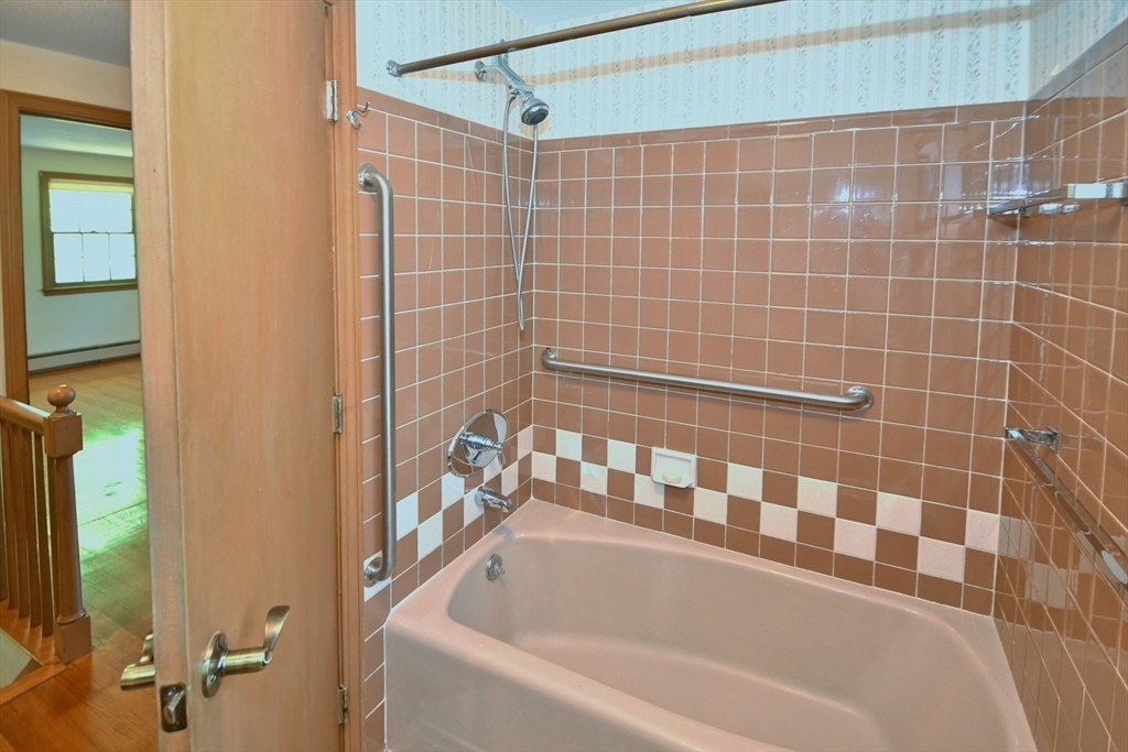 4 Applecrest Road Andover, MA 01810 - Photo 19 of 32