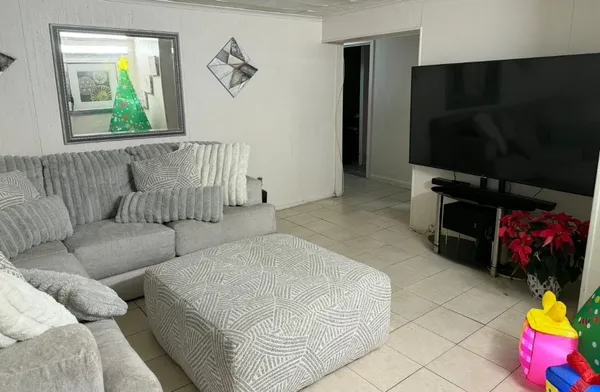 $2,200 | 68-70 East 5th Street, Unit 1, Bayonne, NJ 07002