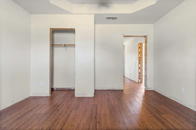 a view of a livingroom with an empty space