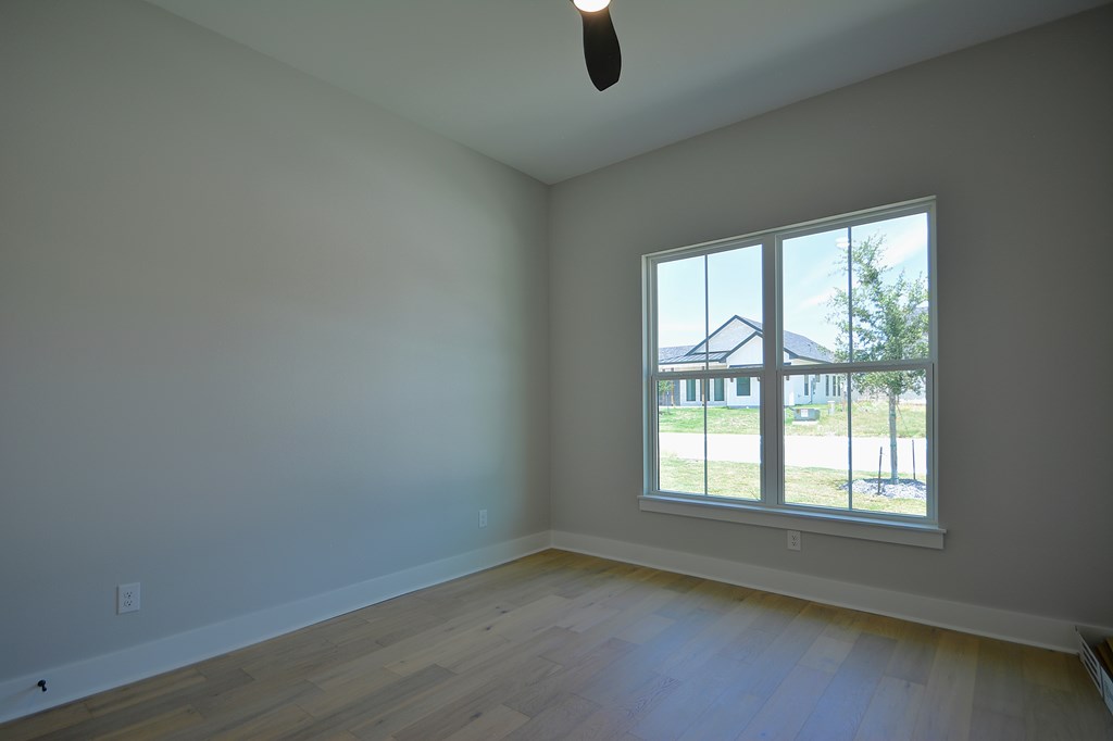 513 Conner Court Kerrville, TX 78028 - Photo 33 of 54 an empty room with a window