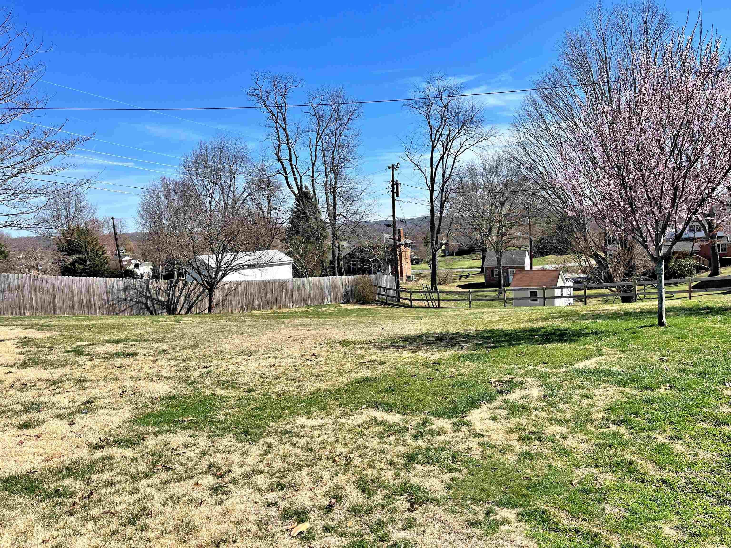 7826 Brandon Road Radford, VA 24141 - Photo 41 of 44 Gallery Image 41