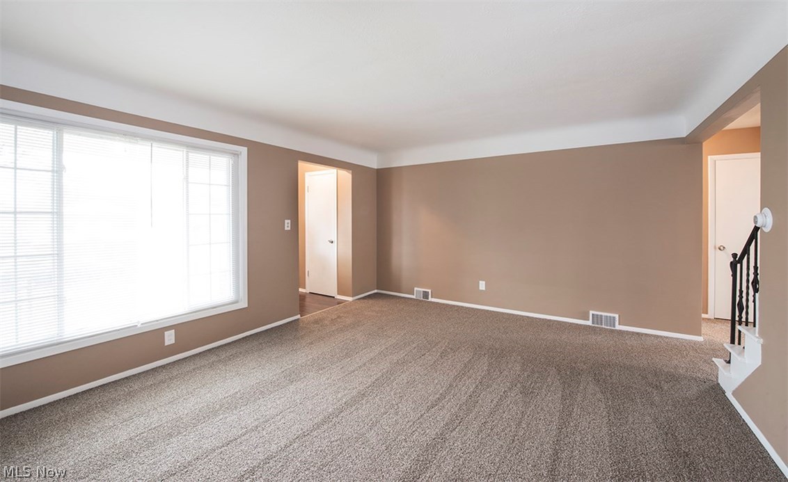 11436 Hempstead Road Garfield Heights, OH 44125 - Photo 4 of 30