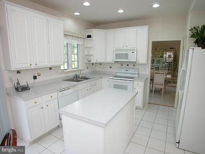 5068 Jericho Road Columbia, MD 21044 - Photo 12 of 19 Kitchen