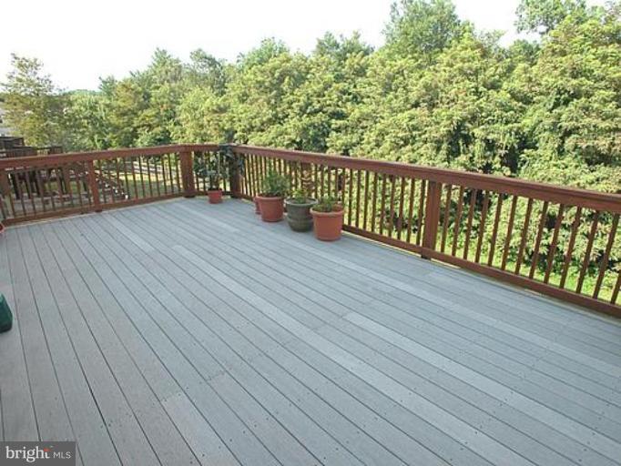 5068 Jericho Road Columbia, MD 21044 - Photo 6 of 19 Deck