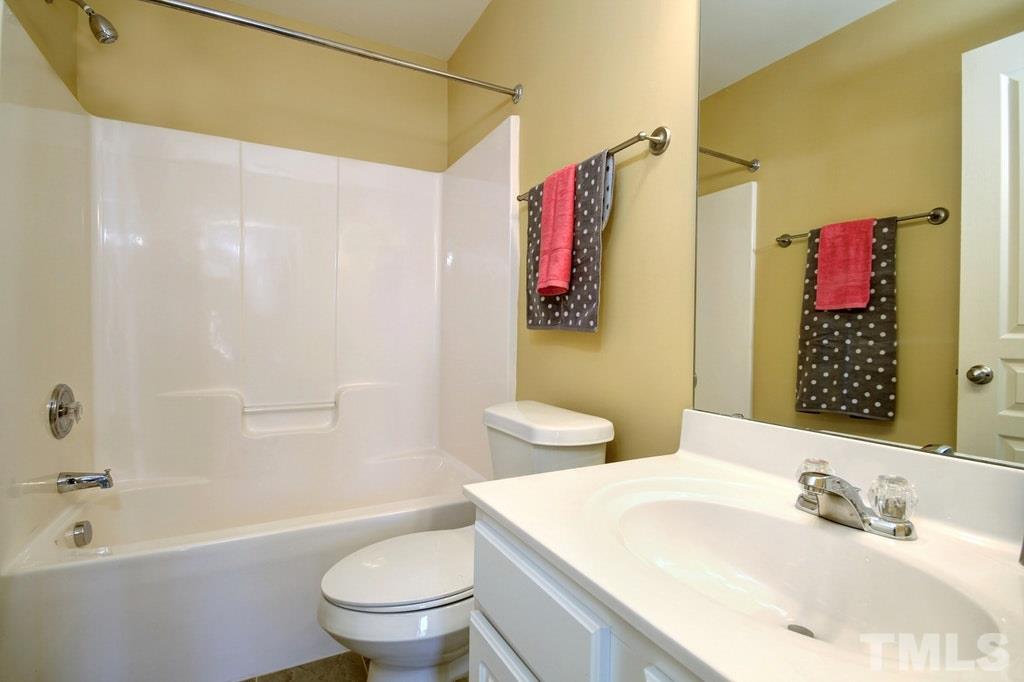 5315 Crescentview Parkway Raleigh, NC 27606 - Photo 14 of 25 Gallery Image 14