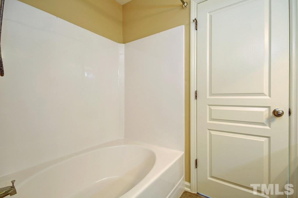 5315 Crescentview Parkway Raleigh, NC 27606 - Photo 18 of 25 Gallery Image 18