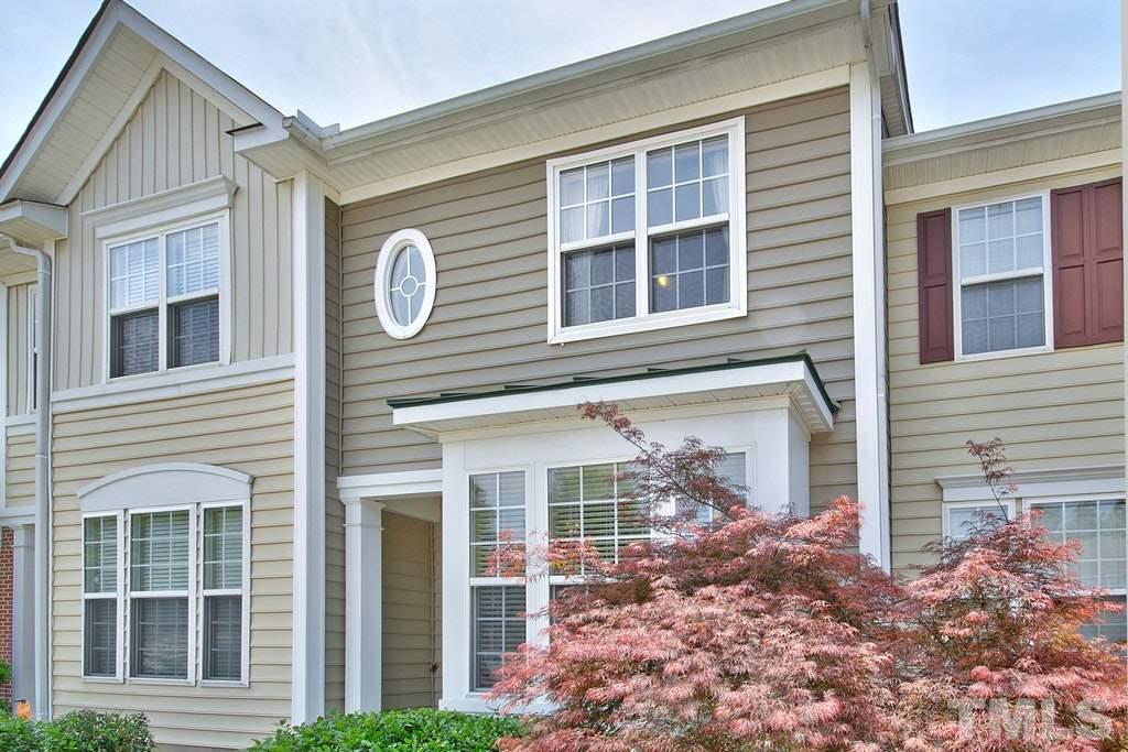 5315 Crescentview Parkway Raleigh, NC 27606 - Photo 3 of 25 Gallery Image 3