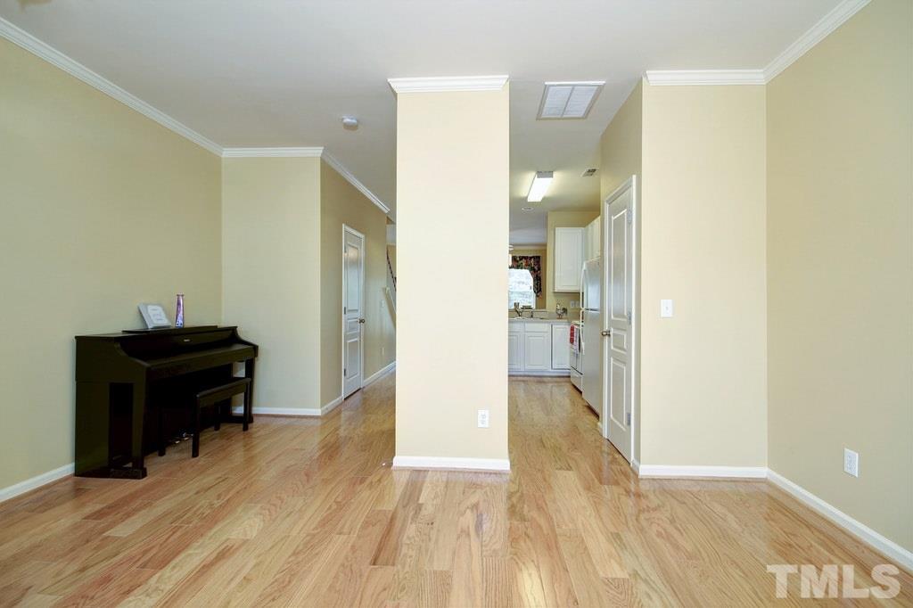 5315 Crescentview Parkway Raleigh, NC 27606 - Photo 6 of 25 Gallery Image 6