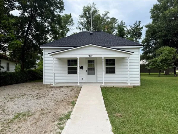 $119,900 | 907 East Walnut Street, Rich Hill, MO 64779