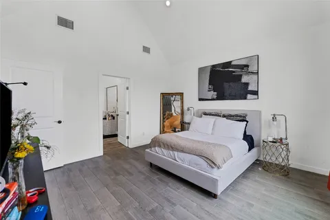 $325,000 | 893 East Mather Street, New Braunfels, TX 78130