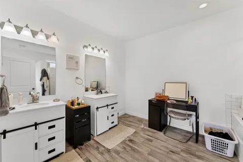 $325,000 | 893 East Mather Street, New Braunfels, TX 78130