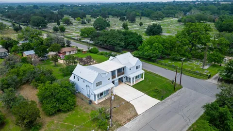 $325,000 | 893 East Mather Street, New Braunfels, TX 78130