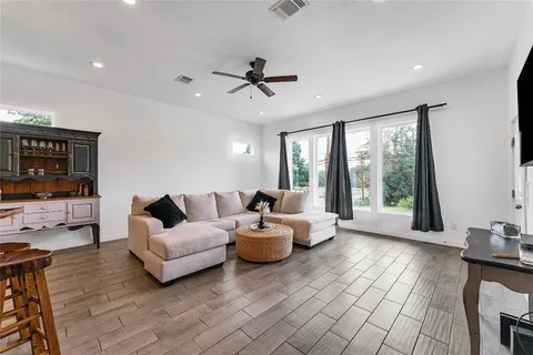 $325,000 | 893 East Mather Street, New Braunfels, TX 78130