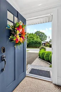$1,599,000 | 7 Merillon Avenue, Garden City, NY 11530