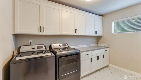 $3,995 | 23000 Southeast Sycamore Street, Black Diamond, WA 98010