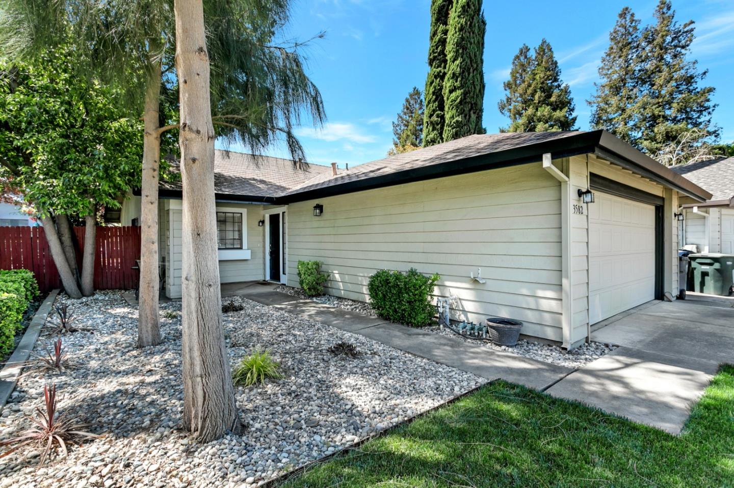 3582 Rio Pacifica Way Sacramento, CA 95834 - Photo 5 of 43 Gallery Image 5