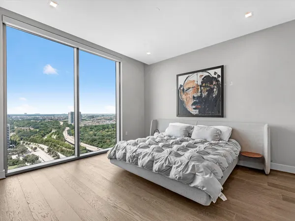 $9,995 | 1711 Allen Parkway, Unit 2102, Houston, TX 77019