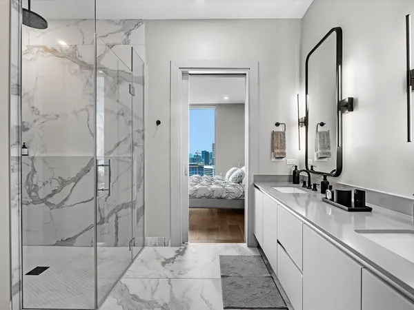 $9,995 | 1711 Allen Parkway, Unit 2102, Houston, TX 77019