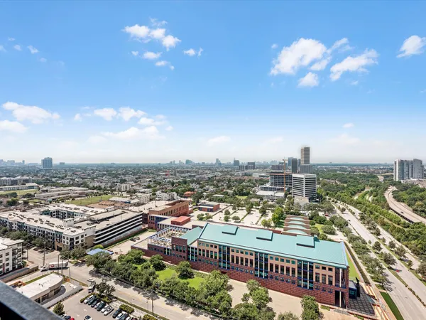 $9,995 | 1711 Allen Parkway, Unit 2102, Houston, TX 77019