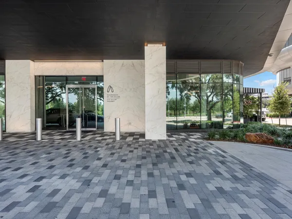 $9,995 | 1711 Allen Parkway, Unit 2102, Houston, TX 77019