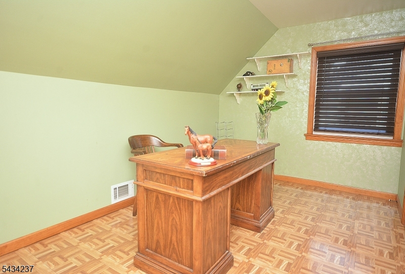 2463 Dorchester Road Union, NJ 07083 - Photo 16 of 33
