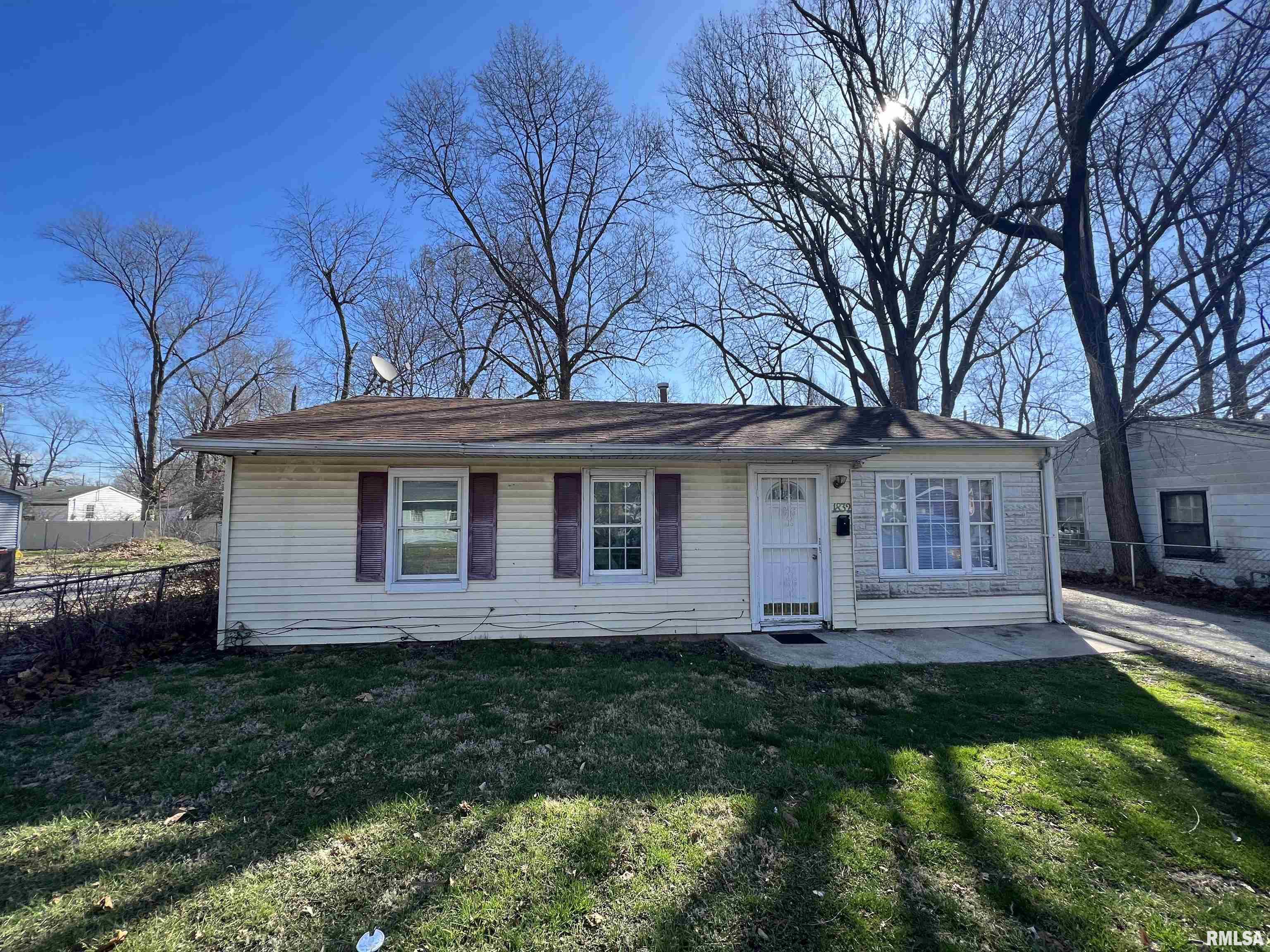 1832 South Pope Avenue Springfield, IL 62703 - Photo 2 of 3 Gallery Image 2