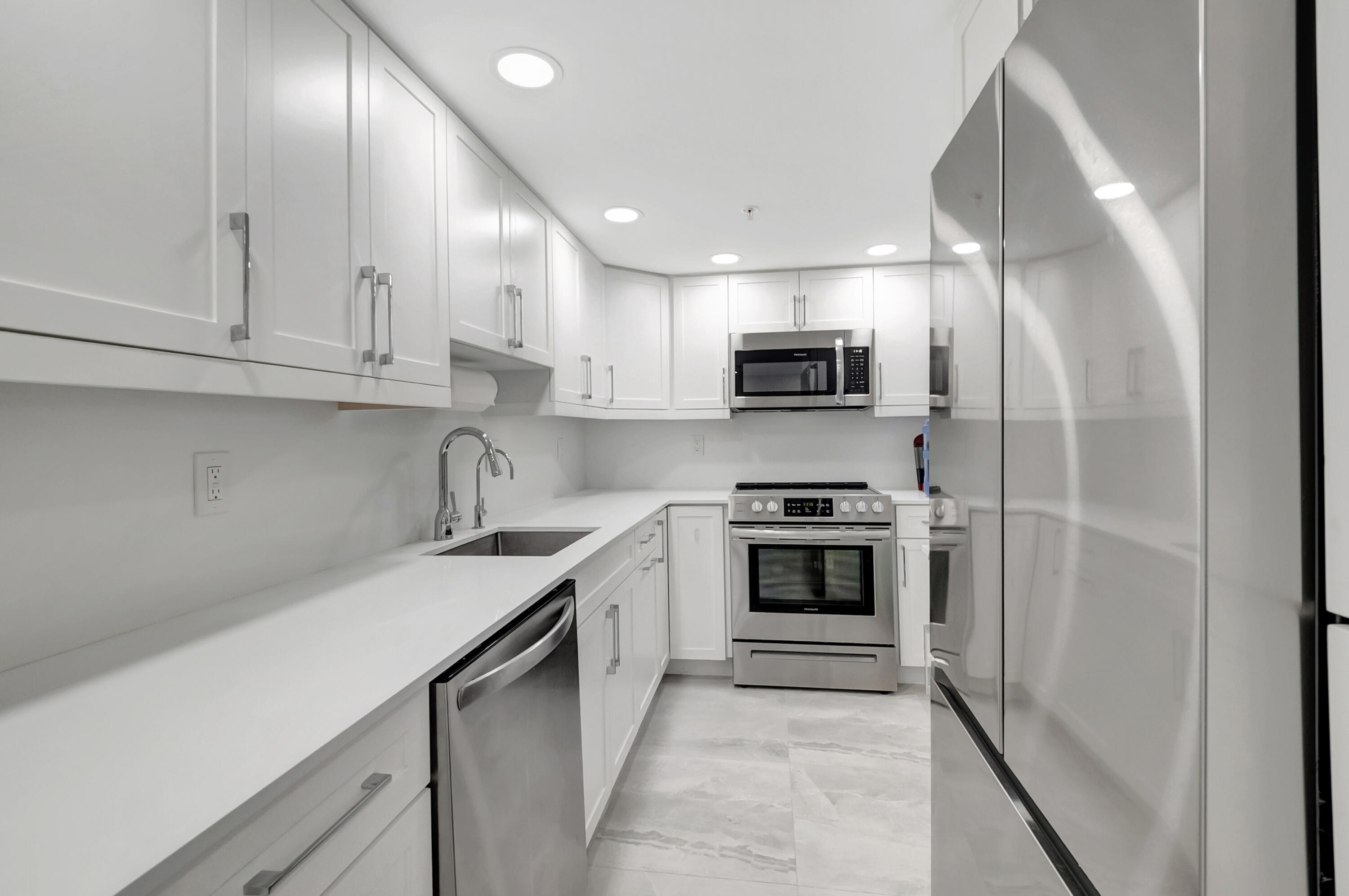 7738 Lakeside Boulevard, Unit 383 Boca Raton, FL 33434 - Photo 14 of 69 DSC_9077