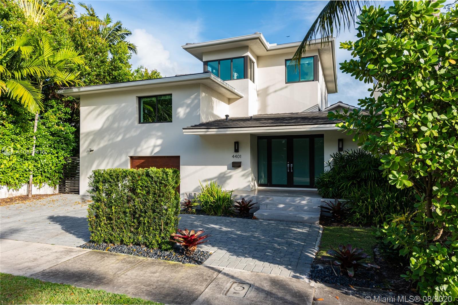 4401 North Bay Road Miami Beach, FL 33140 - Photo 2 of 3