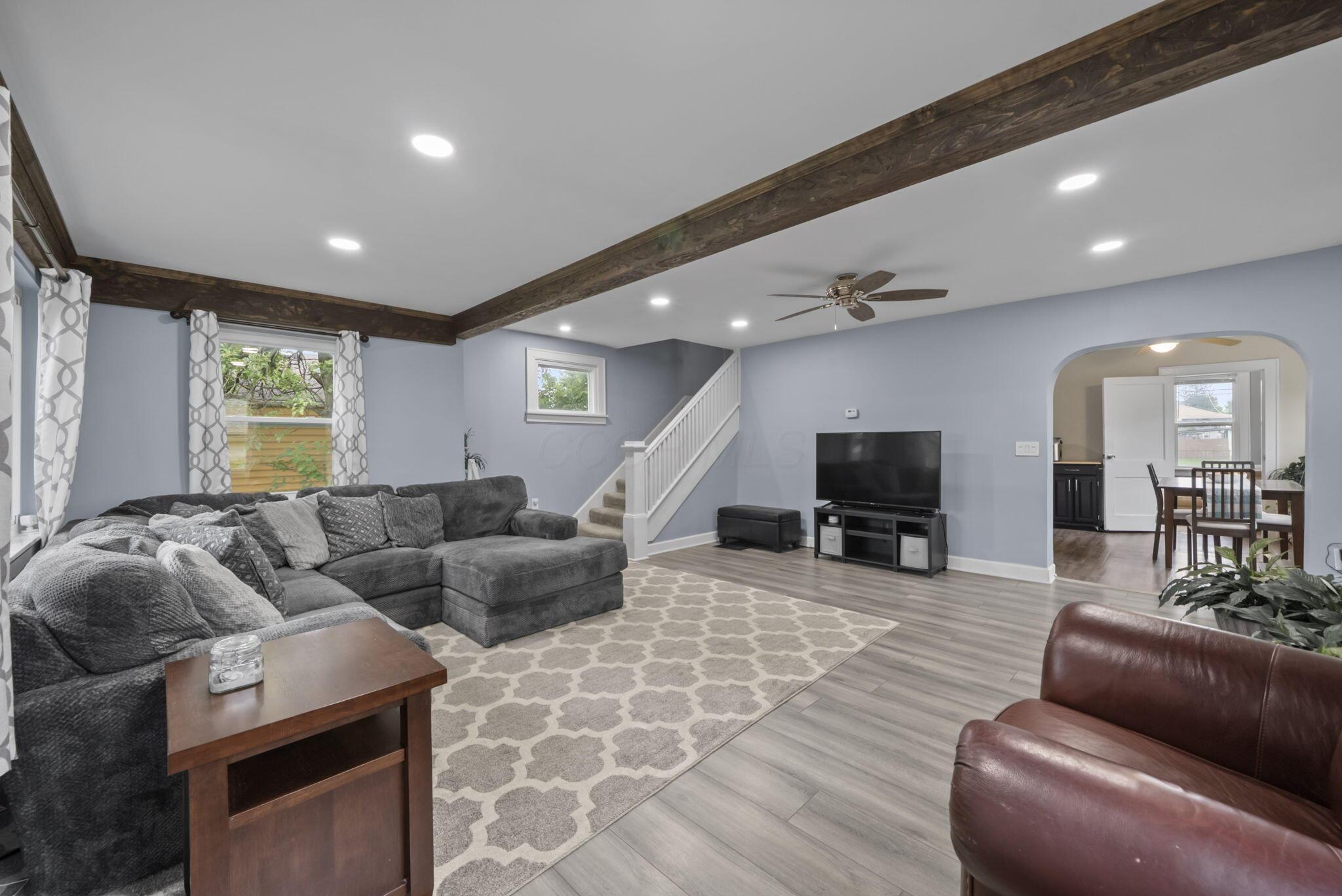 202 Williams Road Columbus, OH 43207 - Photo 4 of 50 Living Room
