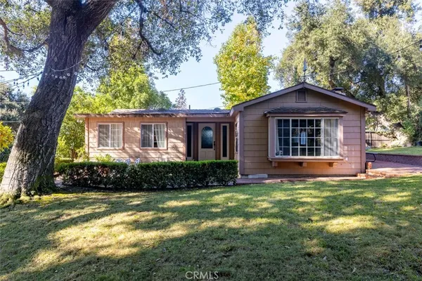 $3,500 | 2021 Orchard Lane, Unit A, La Canada Flintridge, CA 91011