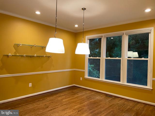9419 Spruce Tree Circle Bethesda, MD 20814 - Photo 5 of 26 Dining room (repainted post photo, neutral color)